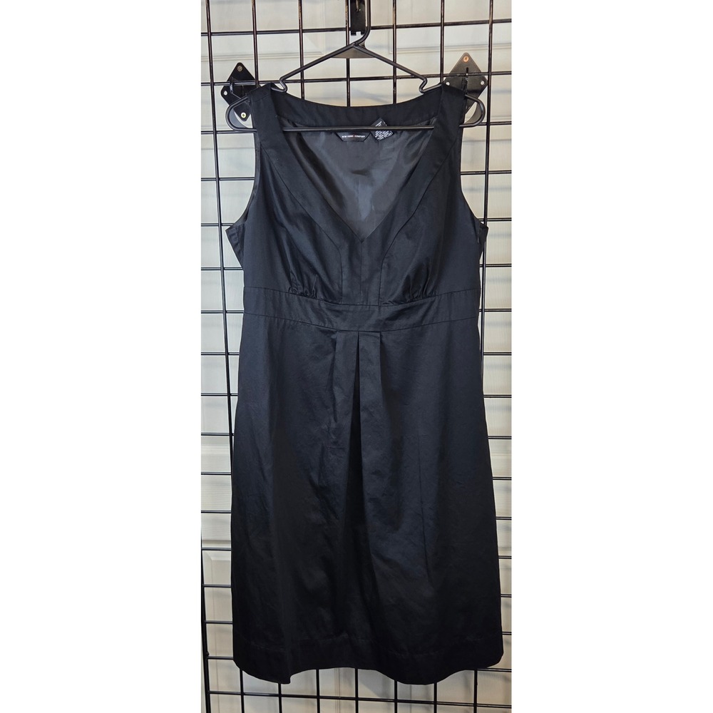 New York & Company Sleeveless V-Neck Empire Waist Little Black Dress 14 Cotton